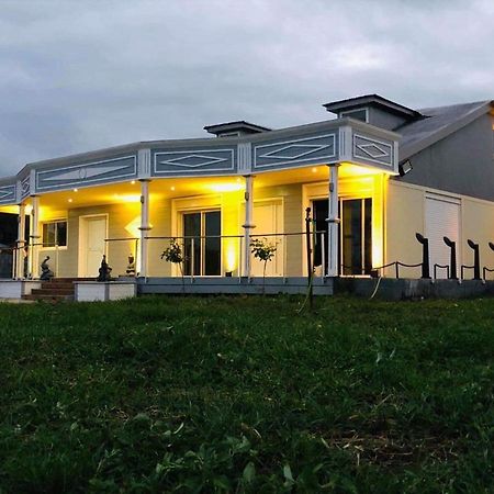 Les Chalets Du Domaine De Nayjee Commune Begue Esterno foto
